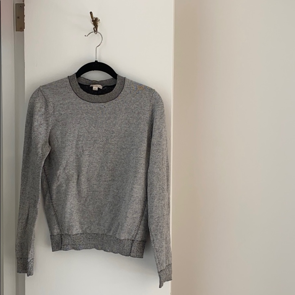 Light long-sleeve sweater